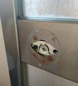 弥富市 浴室 ドアノブ 交換 錆びていてぐらつく ネジが効かない 愛知県で鍵のことなら 愛知キーステーション